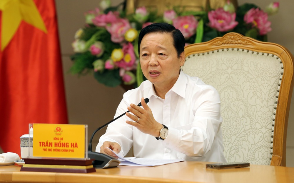 Deputy Prime Minister Tran Hong Ha said that he will determine objective land prices for all purposes, from taxes, fees to compensation. Photo: VGP