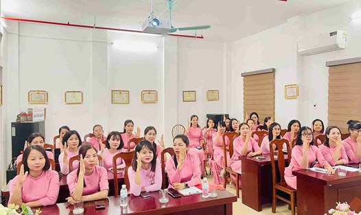 Các đại biểu và cán bộ, giáo viên Trường Mầm non Quang Trung tham dự Hội nghị cán bộ, viên chức, người lao động năm học 2025-2026. Ảnh: Trường Mầm non Quang Trung
