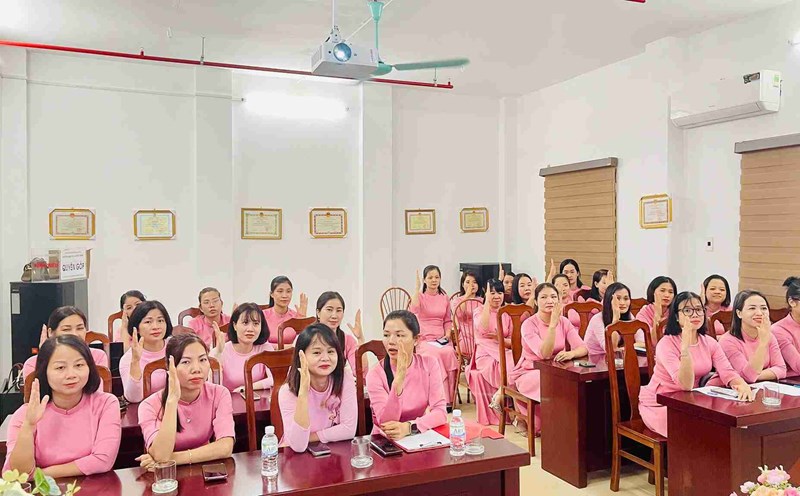 Delegates and staff and teachers of Quang Trung Kindergarten attended the Conference of staff, civil servants and workers for the 2025-2026 school year. Photo: Quang Trung Kindergarten