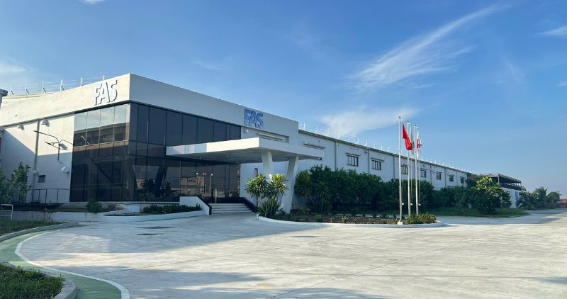 The Trade Union of Furukaystems Vinh Long Co., Ltd. organized a "FAS Family Meal" cooking competition with 20 teams participating in the 95th anniversary of Vietnamese Women's Day. Photo: Hoang Loc