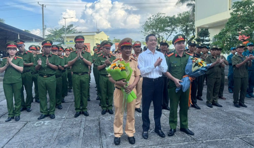 Cong an se tap trung tuan tra kiem soat, xu ly nghiem cac vi pham voi tinh than “khong co vung cam, khong co ngoai le“. Anh: Nam Phuong