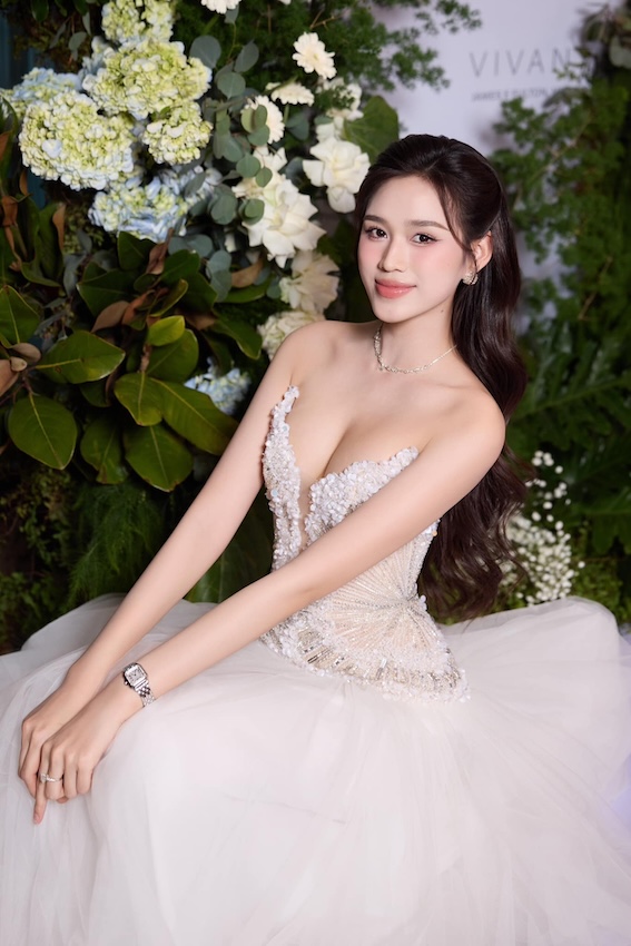 Hoa hau Viet Nam 2020 giu kin chuyen tinh cam truoc khi quyet dinh ket hon. Anh: NVCC