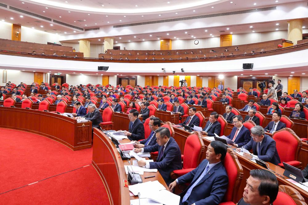 The draft Political Report includes an Appendix to evaluate 5 years of implementing the 10-year socio-economic development strategy for 2021-2030. In the photo: Delegates attending the 13th Central Conference of the 13th tenure. Photo: Gia Han