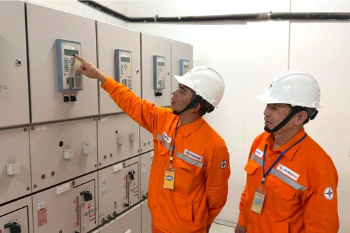 More than 200 shifts to ensure electricity for the 18th Hanoi City Party Congress. Photo: EVN