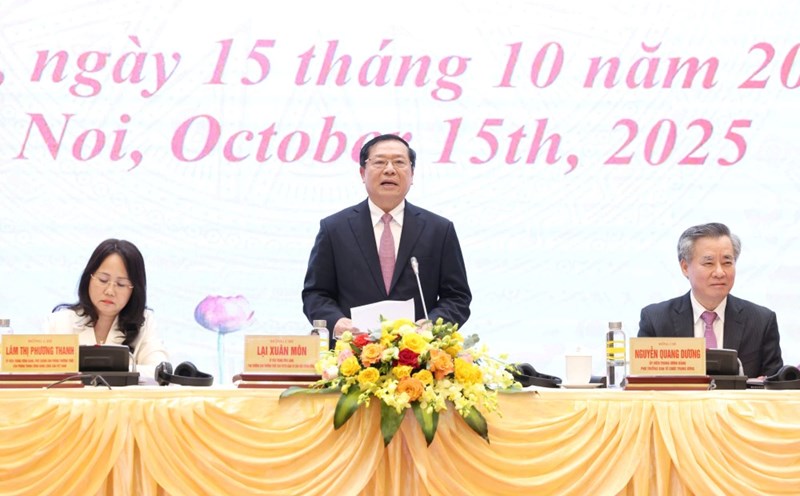 Mr. Lai Xuan Mon said that collecting public opinions on draft documents submitted to the 14th National Party Congress is in many forms, including through VNeID. Photo: Tran Vuong