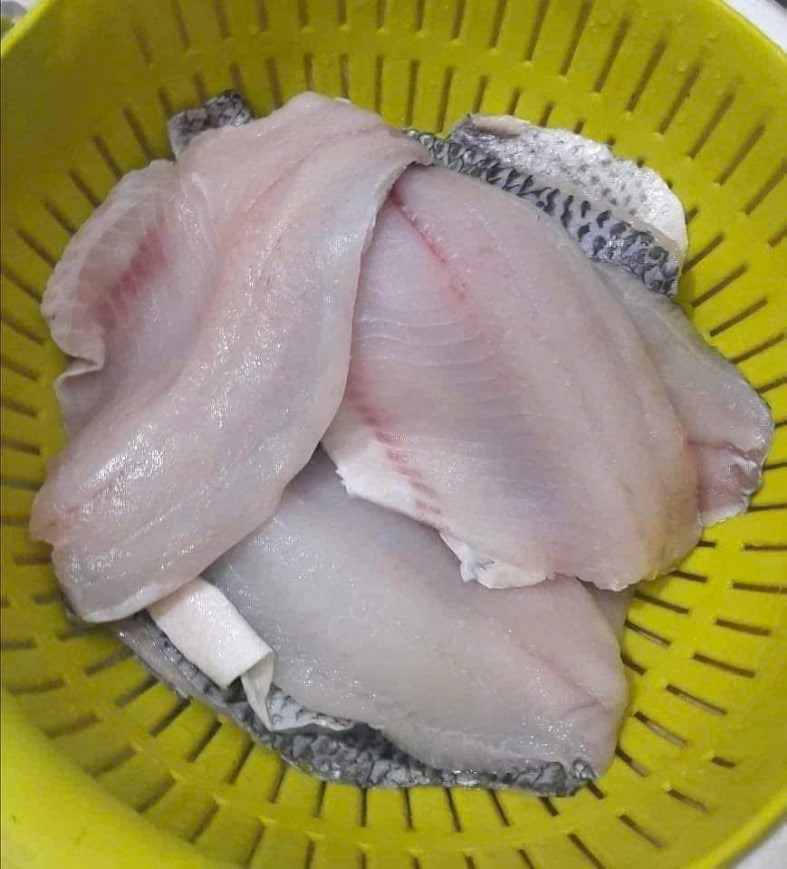 Catfish is low in purines, which helps excrete uric acid naturally. Photo: Quang Minh.