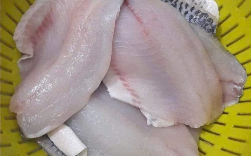 Catfish is low in purines, which helps excrete uric acid naturally. Photo: Quang Minh.
