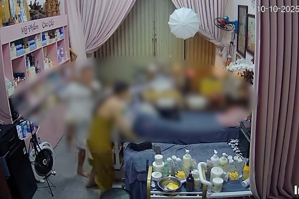 Chị C.T.T. - chủ một tiệm spa ở Gia Lai - tố bị chồng cũ đánh đập dã man. Ảnh: Nạn nhân cung cấp