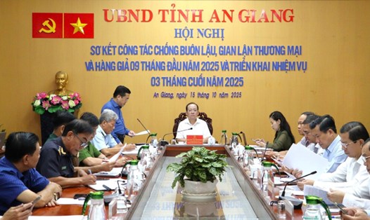 Hội nghị sơ kết công tác chống buôn lậu, gian lận thương mại và hàng giả 9 tháng năm 2025 và triển khai nhiệm vụ 3 tháng cuối năm 2025 được trực tuyến đến 102 xã, phường, đặc khu. Ảnh: Ngọc Mai