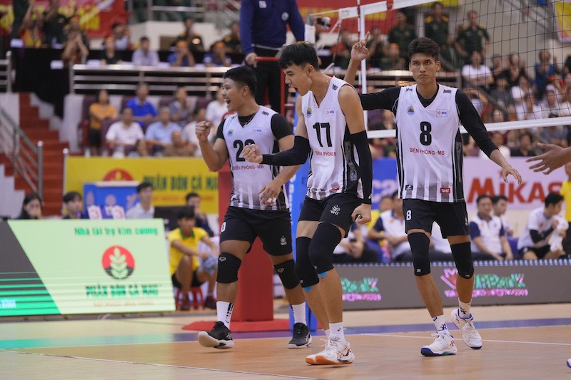 Bien Phong thang set 2. Anh: VFV