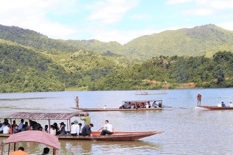 Long ho thuy dien Ban Chat