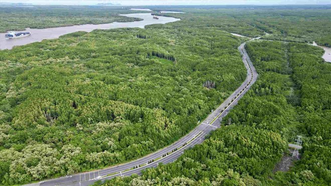 The Metro line connecting the center of Ho Chi Minh City with Can Gio will run along Rung Sac Road. Photo: Anh Tu