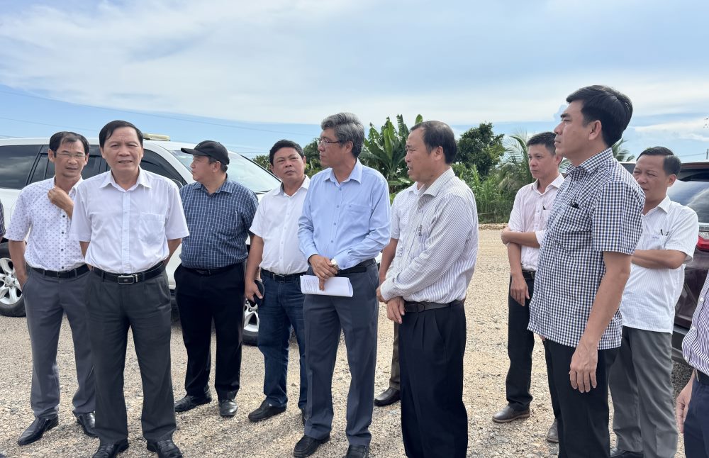 Pho Chu tich UBND tinh Lam Dong Nguyen Minh trong chuyen di kiem tra thuc te du an vao giua thang 10. Anh: Duy Tuan