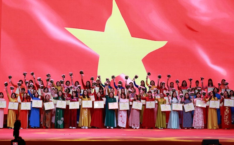 Portrait of beautiful flowers of the union that are not only good at state affairs but also take care of housework