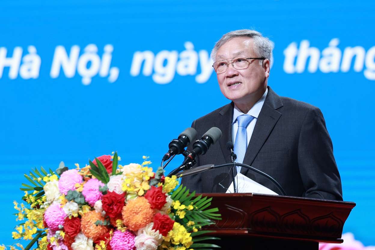 Permanent Deputy Prime Minister Nguyen Hoa Binh emphasized that Party committees at all levels, authorities, ministries and branches must consider women's work and gender equality as a key and continuous political task. Photo: Hai Nguyen