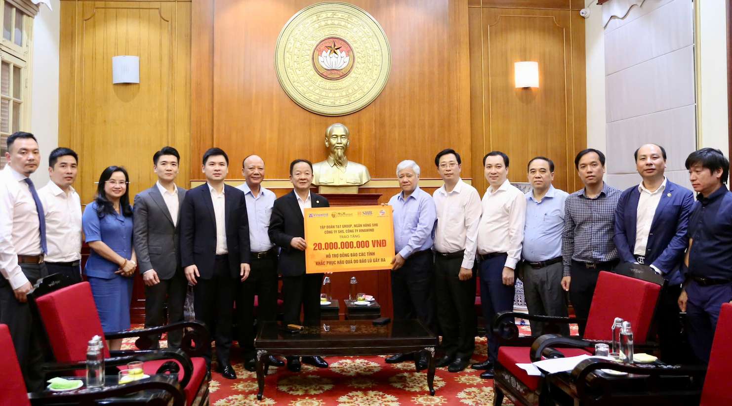 Song hanh voi cac hoat dong kinh doanh, SHB va T&T Group luon tich cuc tham gia cac chuong trinh an sinh xa hoi. Anh: SHB