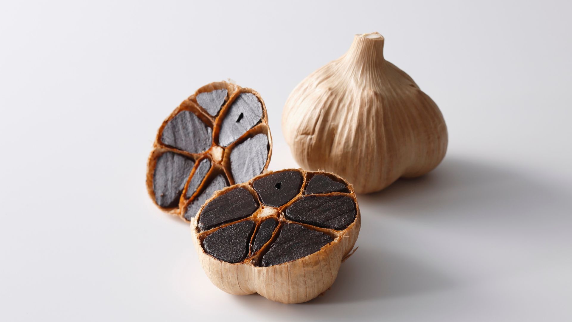 Reasons to eat black garlic every day