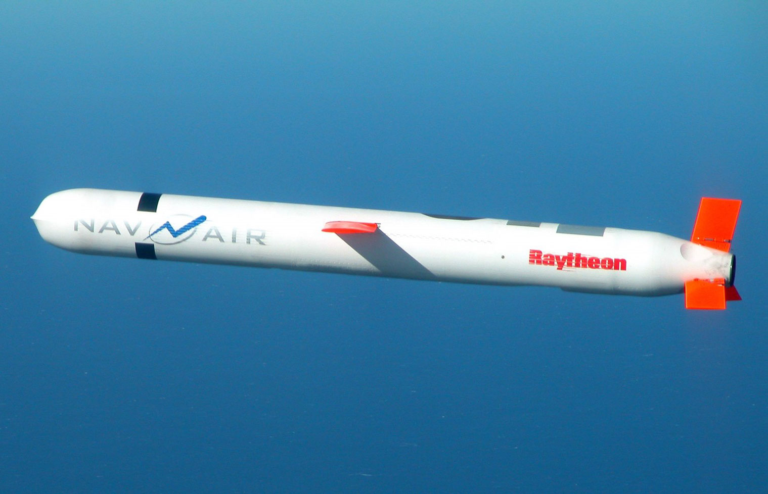 Ten lua tam xa Tomahawk cua My. Anh Hai quan My