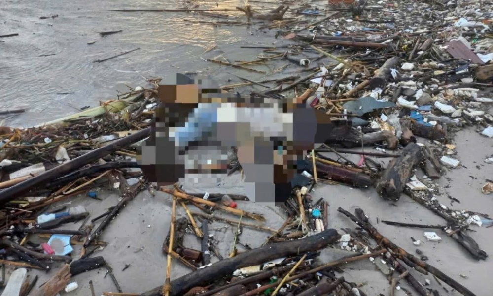 The man's body drifted ashore in Liem Bac village, Sen Ngu commune. Photo: Provided by the authorities