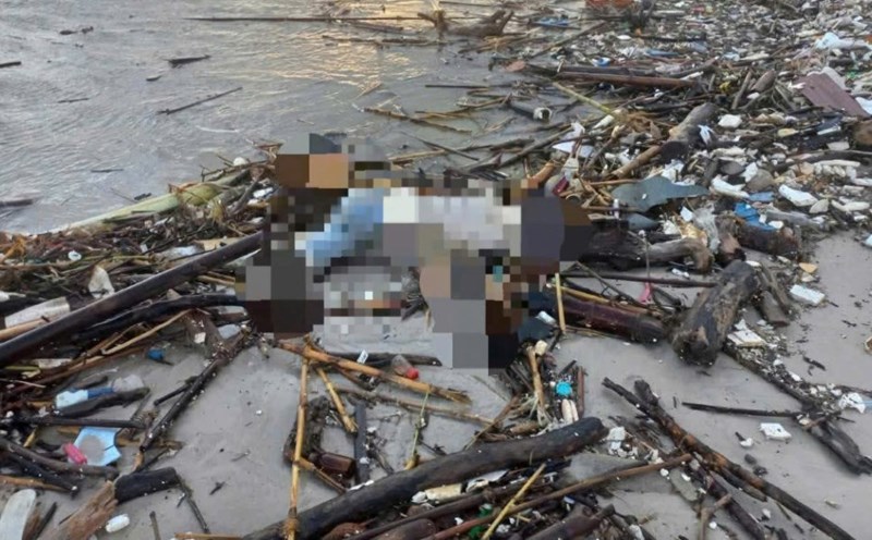 The man's body drifted ashore in Liem Bac village, Sen Ngu commune. Photo: Provided by the authorities