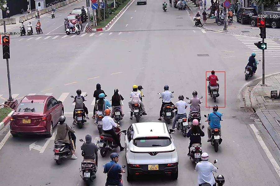 10월 13일 Pham Van Bach - Hoang Quan Chi 교차로에서 AI 카메라에 기록된 위반 이미지 사진: 교통 경찰국