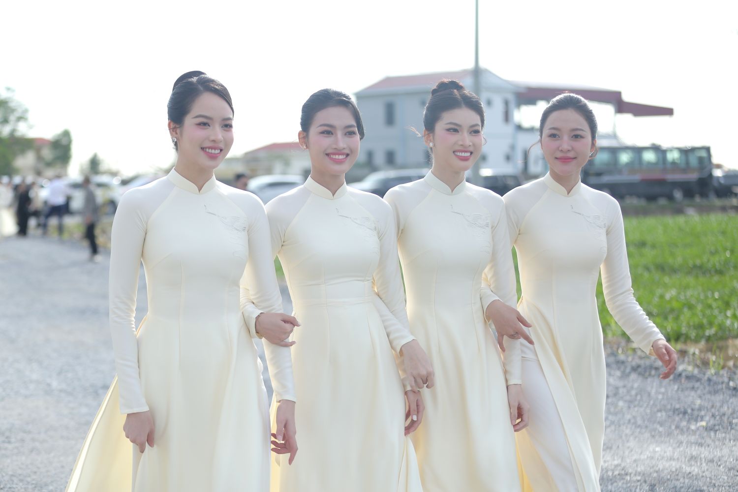 Nhung my nhan trong ta ao dai tai le nap tai 