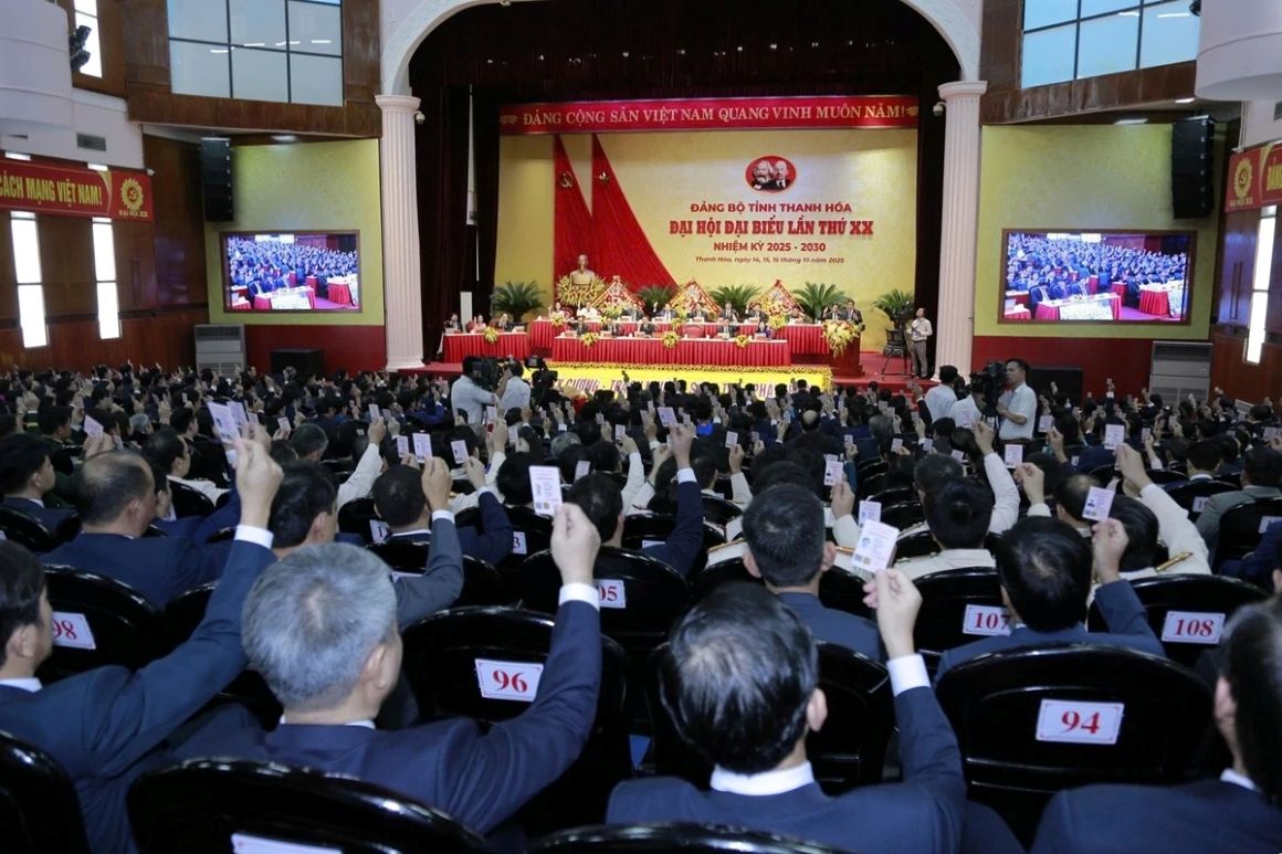 The Thanh Hoa Provincial Party Congress passed a resolution. Photo: Xuan Hung