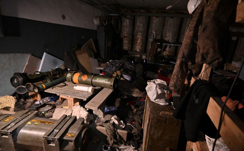 Ukrainian military weapons are stored in a shelter under the Azovstal steel plant in Mariupol. Photo: AFP