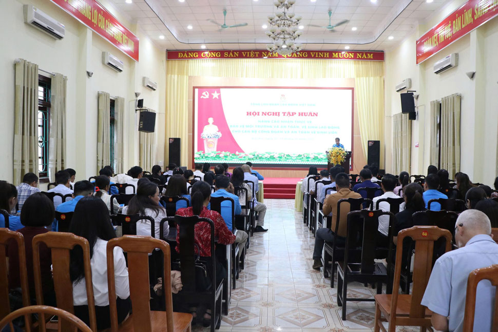 Toan canh hoi nghi tap huan. Anh: Manh Hung