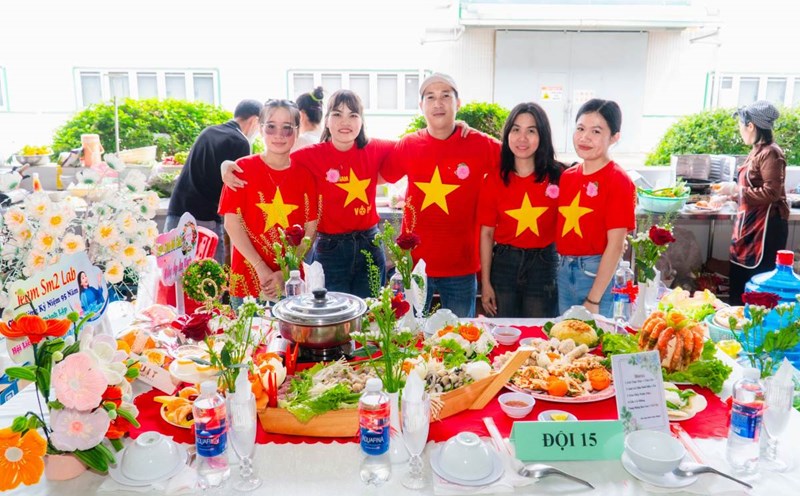 A team participating in the Culinary Competition organized by the grassroots trade union. Photo: Trade Union