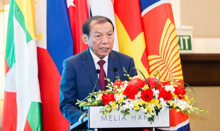 Bo truong Bo VHTTDL Nguyen Van Hung phat bieu.