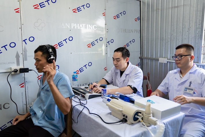 Employees of Hue Textile and Garment Joint Stock Company receive a periodic health check-up twice a year. Photo: Trade Union