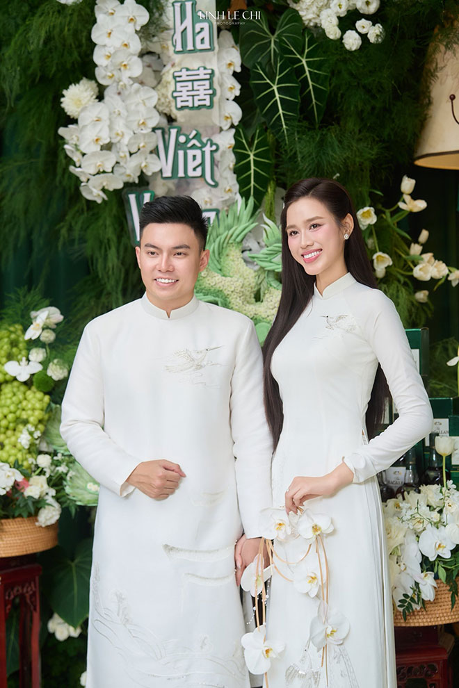 Khoanh khac dep cua nang hau ben chong tuong lai.