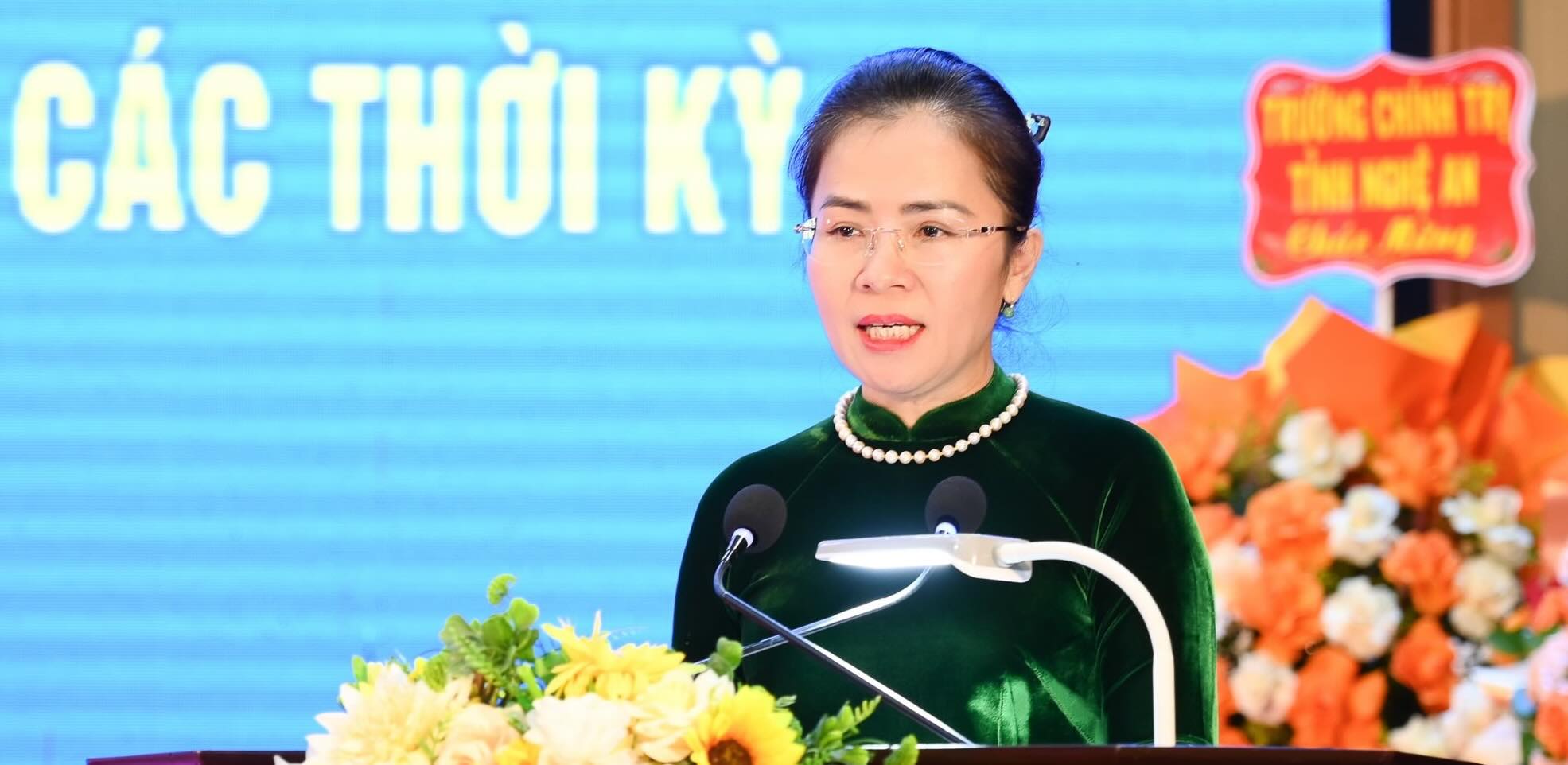 Ba Vo Thi Minh Sinh - Pho Bi thu Tinh uy, Chu tich Uy ban MTTQ Viet Nam tinh, Truong Doan dai bieu Quoc hoi tinh phat bieu tai le ky niem. Anh: Thanh Cuong