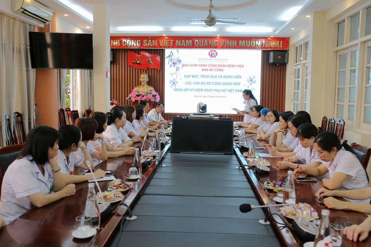 Quang canh hoi nghi. Anh: Benh vien tinh Quang Ninh