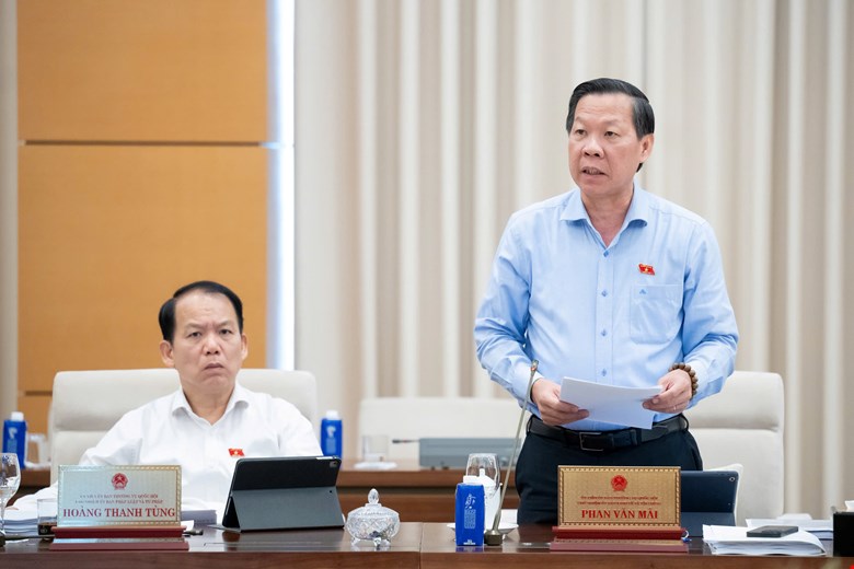 Thuong truc Uy ban Kinh te va Tai chinh de nghi Chinh phu ra soat quy dinh phan cap, phan quyen di doi voi minh bach, bao dam hieu qua su dung von vay. Anh: Quochoi.vn
