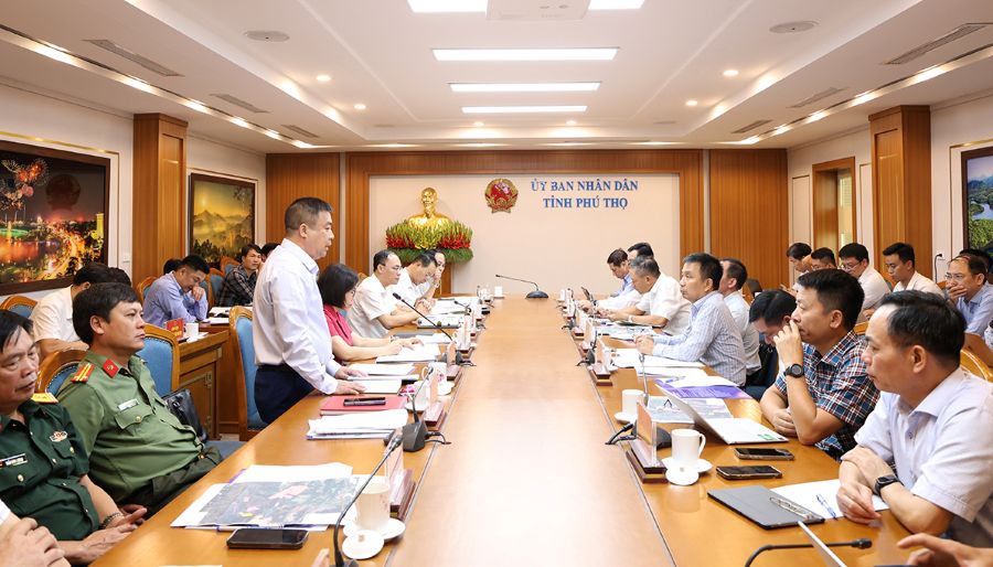 Buoi lam viec giua EVNNPT voi UBND tinh Phu Tho vao sang ngay 16.10.2025
