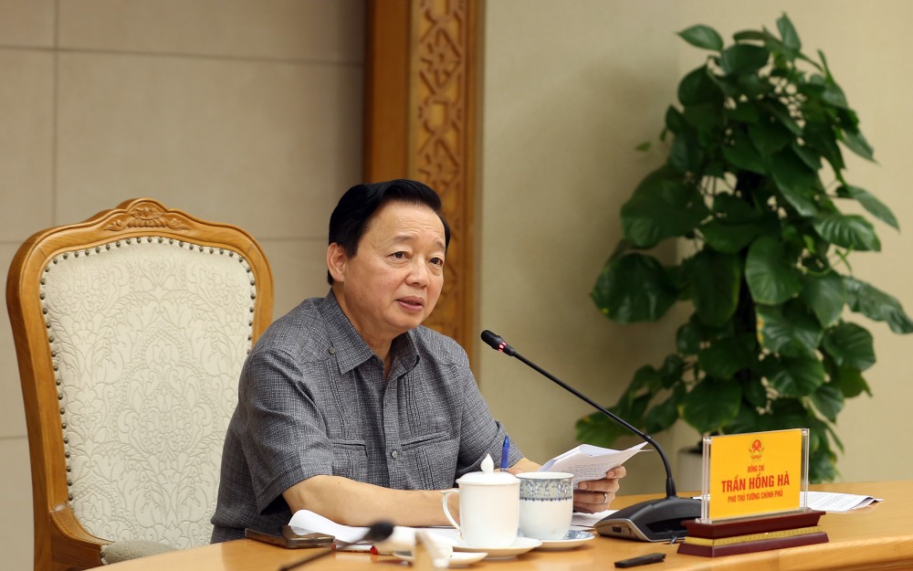 Deputy Prime Minister Tran Hong Ha requested to focus on key areas of the railway industry. Photo: Minh Khoi