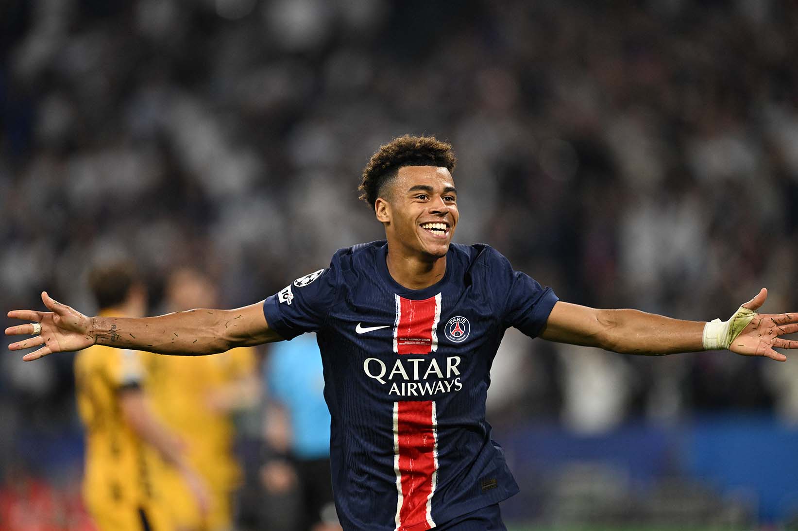 Desire Doue es una estrella brillante del PSG. Foto: AFP