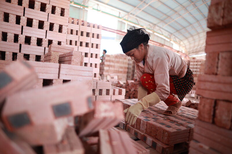 Lang Son省で一連のプロジェクトが完了し、少数民族地域の発展を促進しています。写真:Hai Nguyen