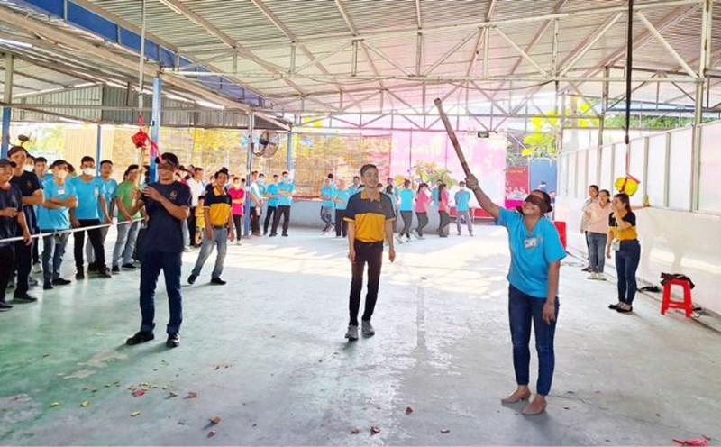 The Trade Union of Sofa Hoa Sen Garment Joint Stock Company regularly organizes useful playgrounds and cultural exchanges for workers and employees. Photo: Company's Trade Union