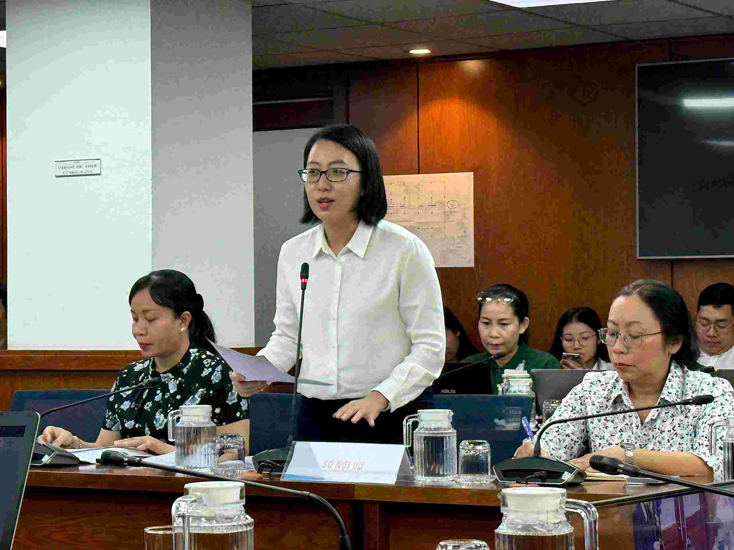 Ba Chau Minh Hien, Truong Ban Thi dua - Khen thuong, So Noi vu TPHCM thong tin ve Dai hoi thi dua yeu nuoc TPHCM. Anh: Minh Tam