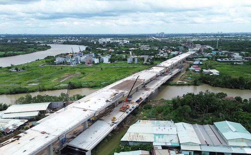 Ho Chi Minh City Ring Road 3 runs elevately through the East of Ho Chi Minh City. Photo: Anh Tu
