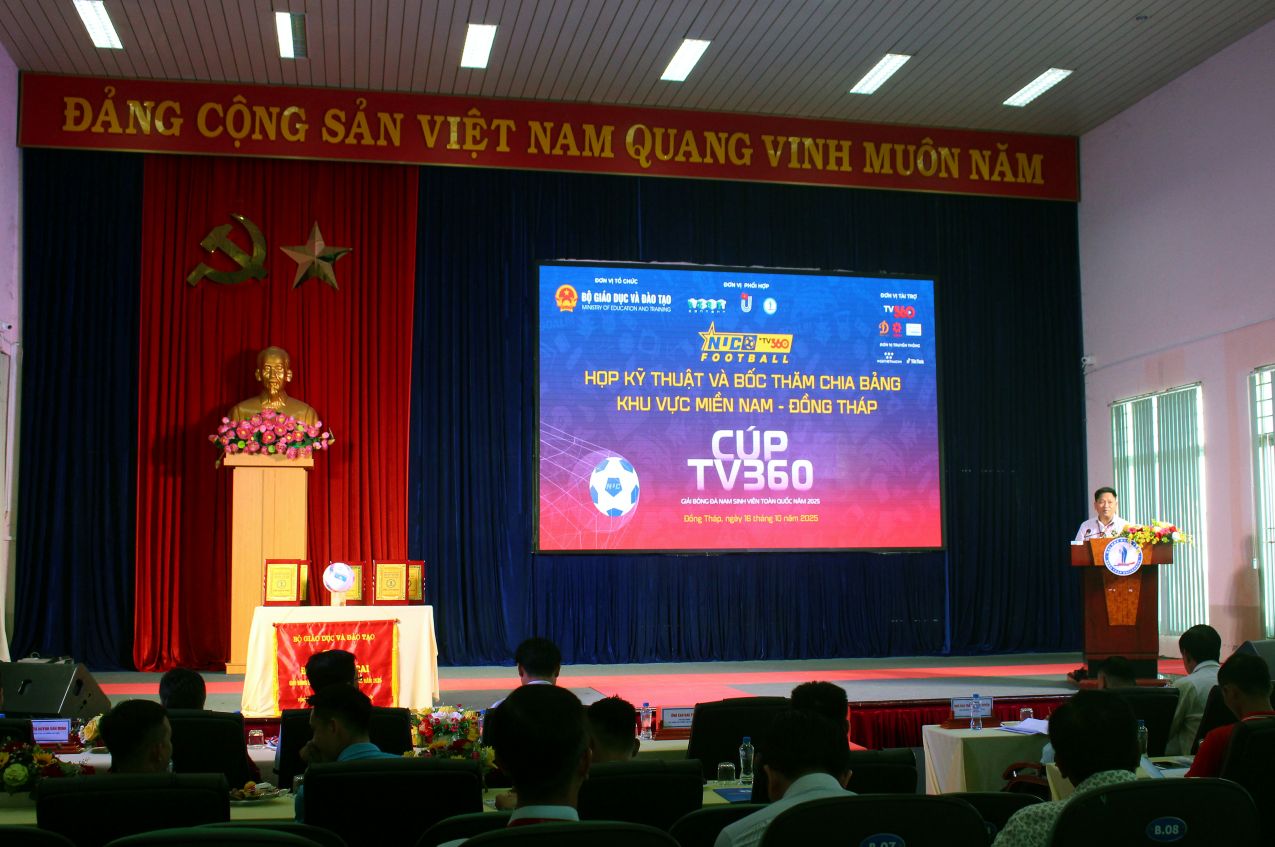 Quang canh le boc tham xep lich thi dau Giai bong da nam sinh vien toan quoc nam 2025 khu vuc mien Nam. Anh: Lam Dien 