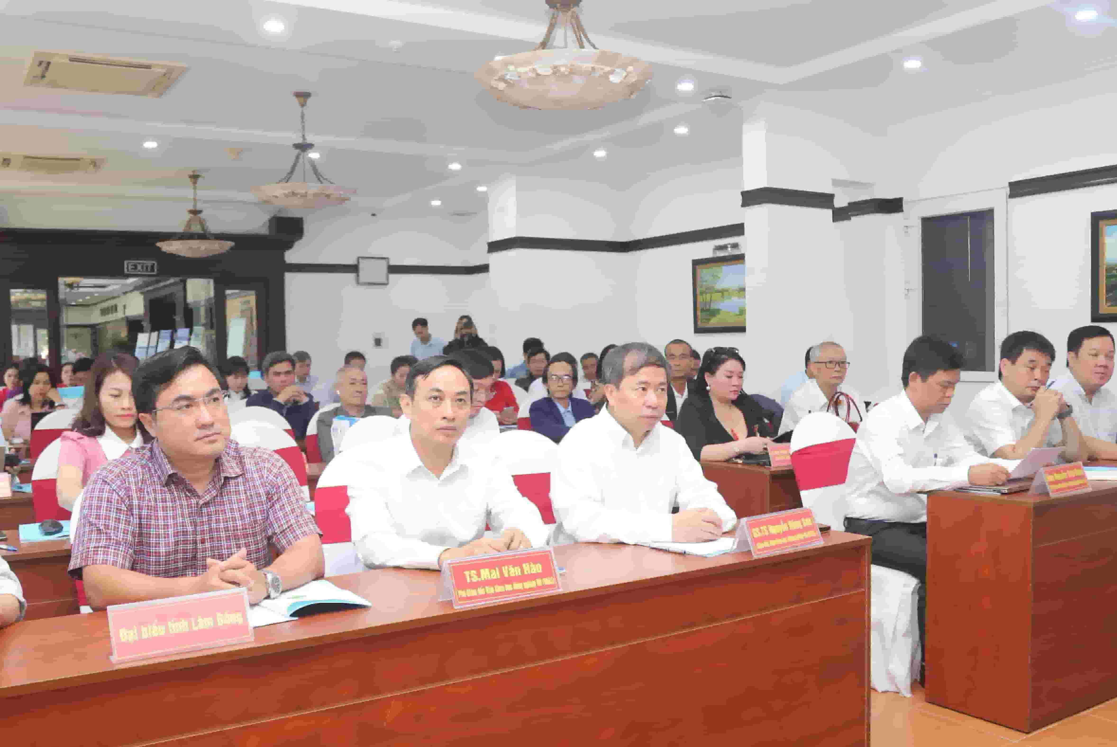 Workshop to discuss solutions to increase the value of mulberry and mulberry products in Lam Dong. Photo: Phuc Khanh