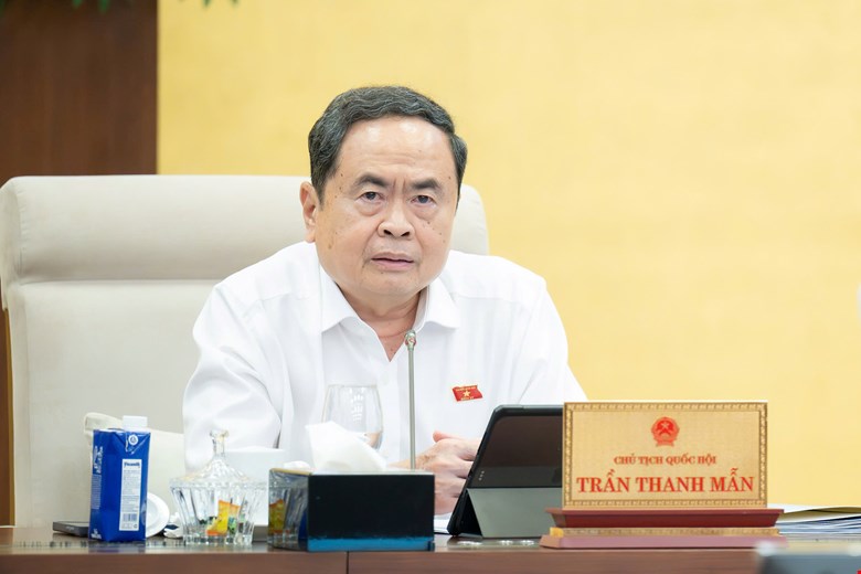 El miembro del Buro Politico y Presidente de la Asamblea Nacional Tran Thanh Man opina sobre el proyecto de Ley de Construccion (modificada). Foto: Quochoi.vn