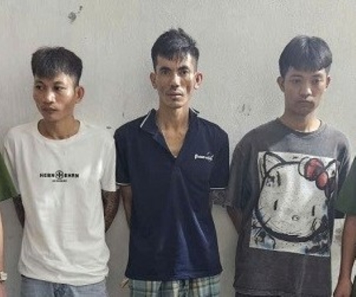 Los sujetos fueron arrestados por la policia de la comuna de Kien Hai. Foto: Policia de la ciudad de Hai Phong