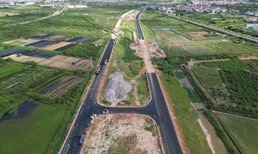 Đường song hành Vành đai 4 đoạn qua địa bàn Hà Nội dự kiến hoàn thành trong năm 2025. Ảnh: Sóng Hữu