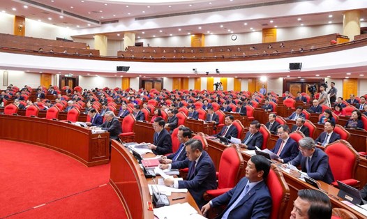 Bộ Chính trị thống nhất chủ trương tiến hành đánh giá cán bộ định kỳ hằng quý, hằng năm và đột xuất khi có yêu cầu. Ảnh: Gia Hân