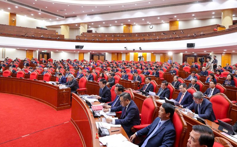 The Politburo agreed on the policy of conducting quarterly and annually and suddenly assessments of cadres when required. Photo: Gia Han